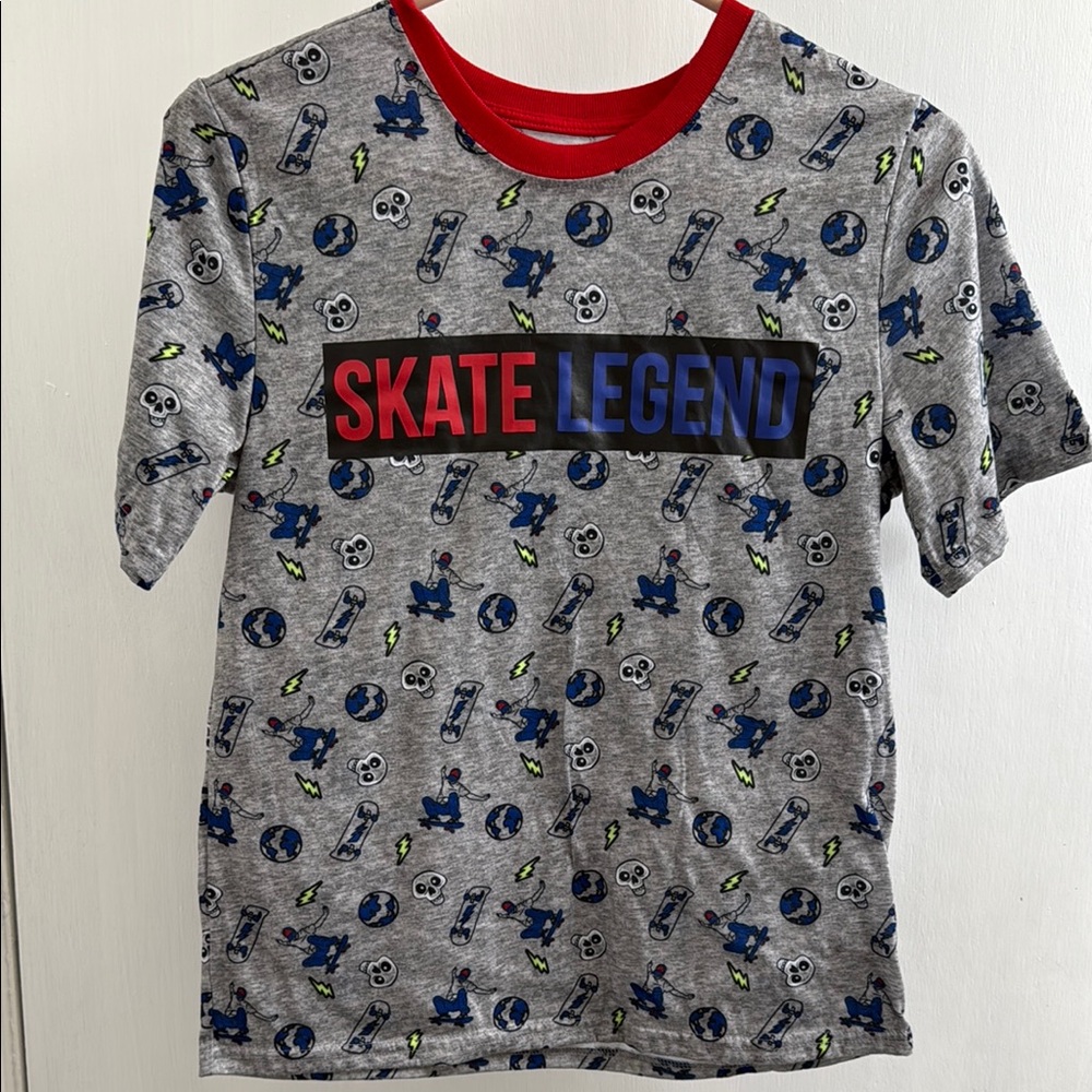 Wonder Nation Gray and Red Skate Legend PJ top XXL (18) kids